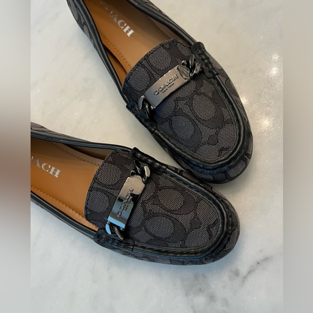 Coach Olive Signature Loafers Size 8